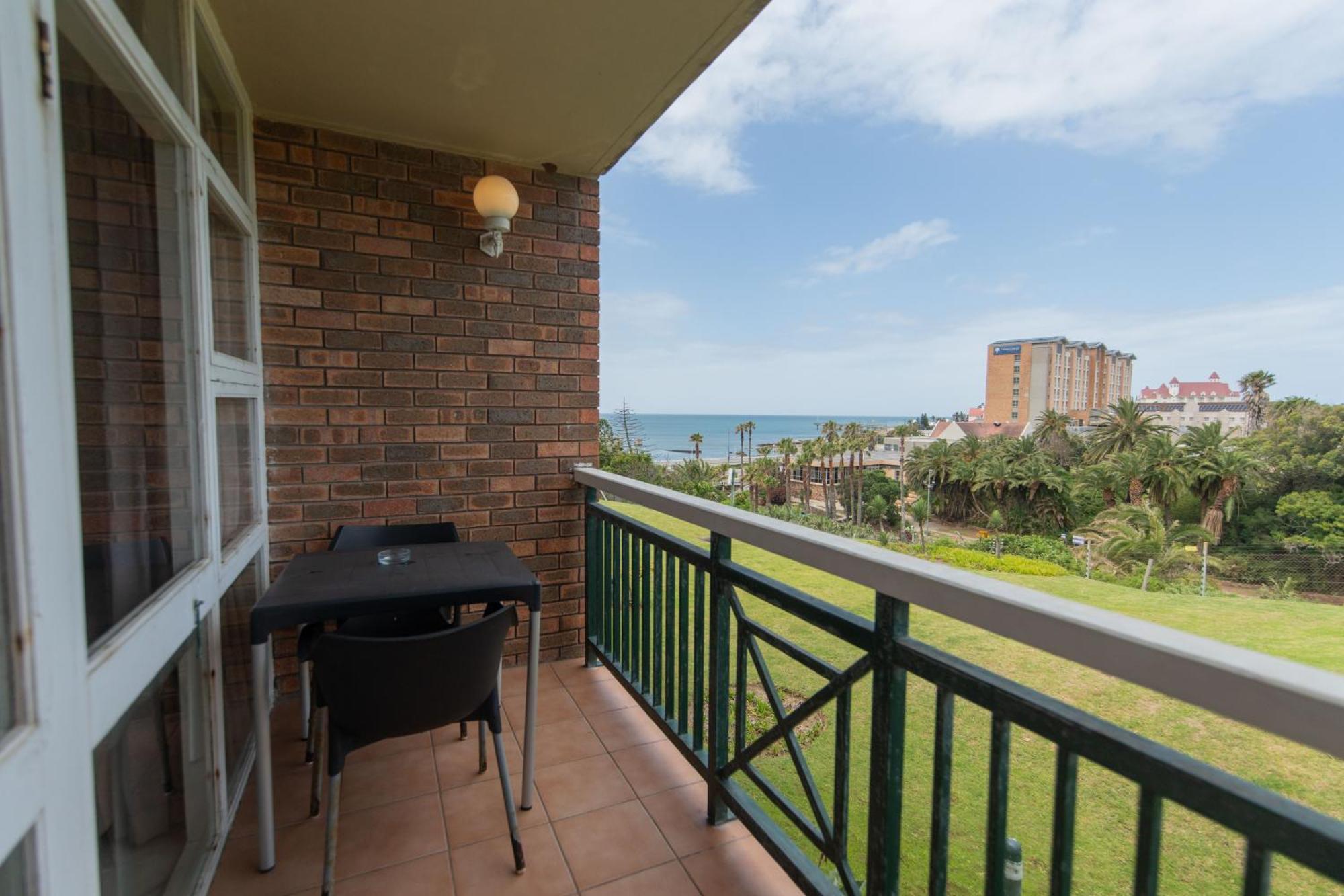 157 Brookes Hill Suites Near The Beach Port Elizabeth Dış mekan fotoğraf