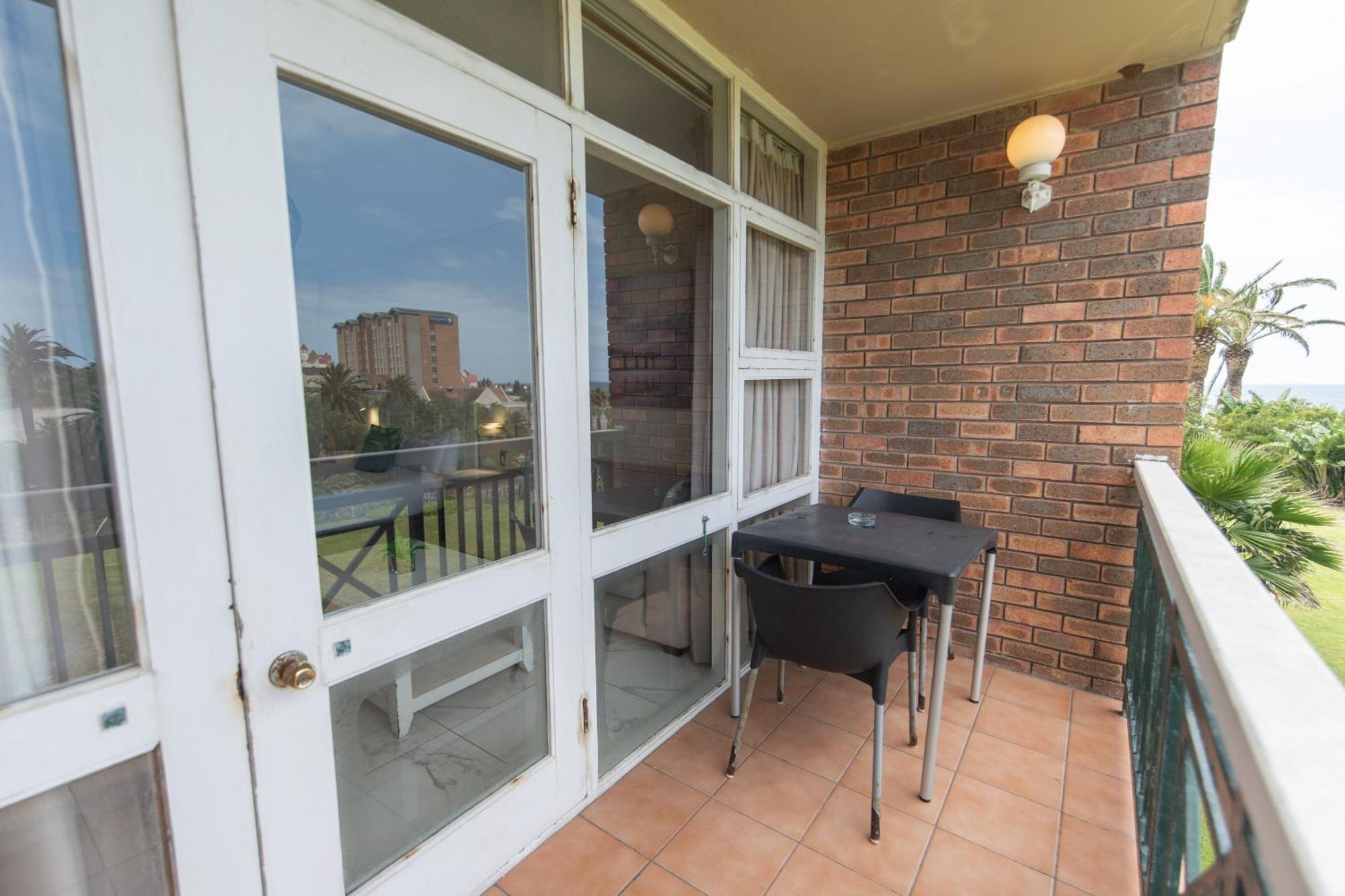 157 Brookes Hill Suites Near The Beach Port Elizabeth Dış mekan fotoğraf