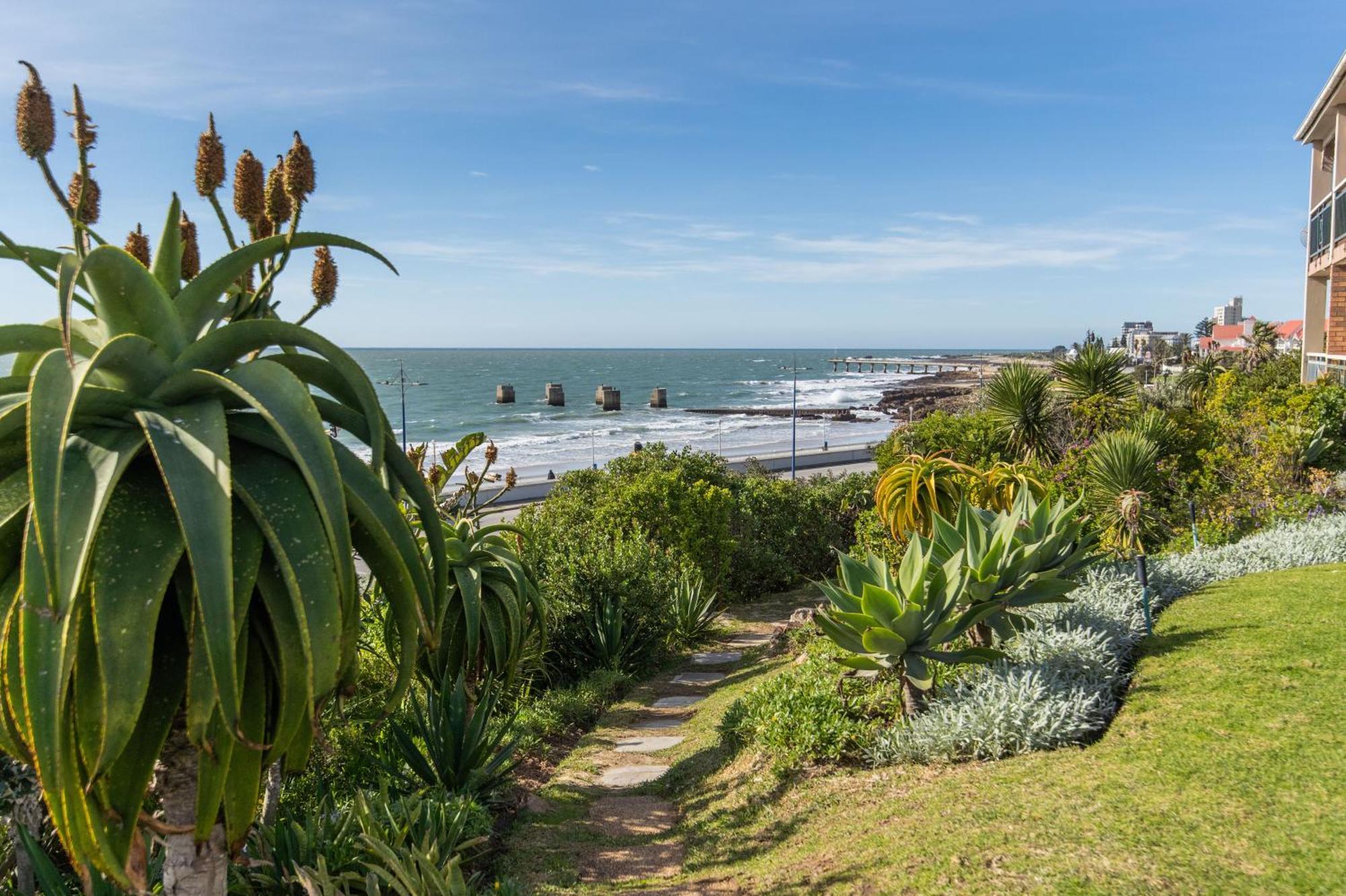 157 Brookes Hill Suites Near The Beach Port Elizabeth Dış mekan fotoğraf